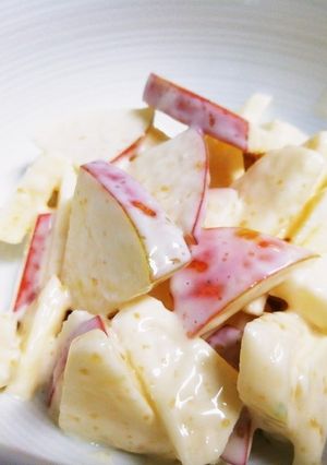 食べすぎ注意!　りんごサラダ-レシピのメイン写真