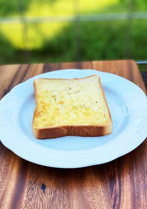 見た目同じだよ☆ハーフ&ハーフのトースト-レシピのメイン写真