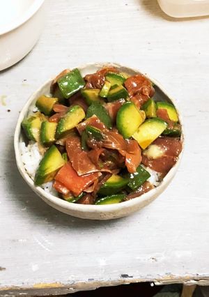 サーモンポキ丼-レシピのメイン写真