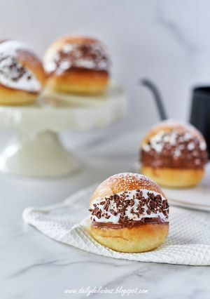 チョコとクリームパン-レシピのメイン写真