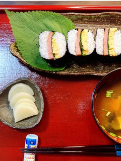 ラップの空箱で★スパムとえごまの海苔巻き-レシピのメイン写真