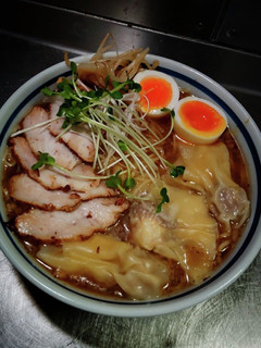 自家製の海老ワンタンと燻製叉焼ラーメン!-レシピのメイン写真