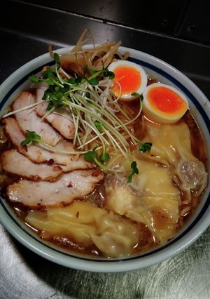自家製の海老ワンタンと燻製叉焼ラーメン！-レシピのメイン写真