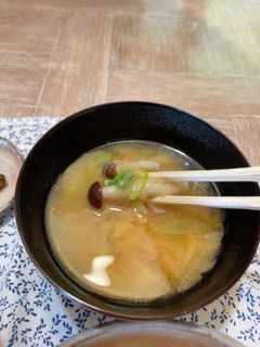 簡単☆しめじネギ大根の葉のお味噌汁-レシピのメイン写真