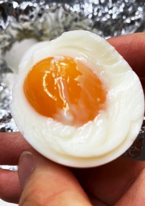 親子で仲良く半熟ゆで卵作り-レシピのメイン写真