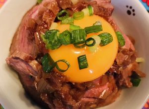 牛肉ももブロック＼簡単／ローストビーフ丼-レシピのメイン写真