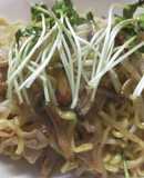 魚の煮付けの煮汁で海鮮焼きそば