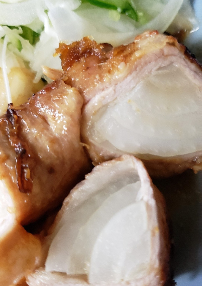 豚肉の玉ねぎクルクル巻きのしょうが焼き-レシピのメイン写真