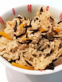 ひじきの炊き込みご飯-レシピのメイン写真