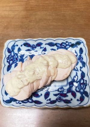 鶏ハムに100均アンチョビのマヨソース-レシピのメイン写真