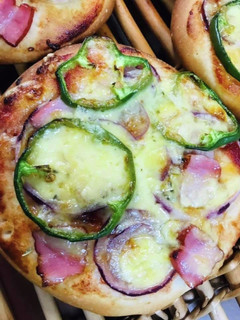 餃子の皮ピザ~フワモチ(’-’*)♪-レシピのメイン写真