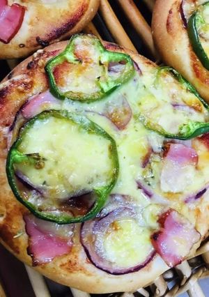 餃子の皮ピザ～フワモチ(’-’*)♪-レシピのメイン写真