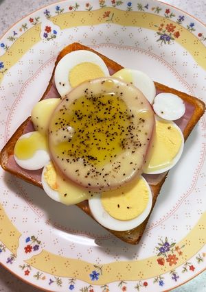 ベーコンエッグ&トマトチーズトースト♡-レシピのメイン写真