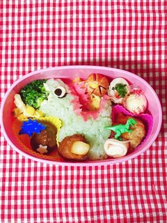 恐竜弁当 デイノニクス キャラ弁 デコ弁-レシピのメイン写真