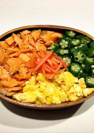 のっけ弁当2021.09.27三色そぼろ-レシピのメイン写真