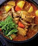 韓国の定番鍋料理！カムジャタン