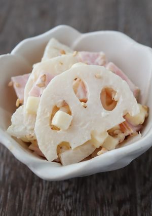 れんこんとチーズのごまマヨ和え-レシピのメイン写真