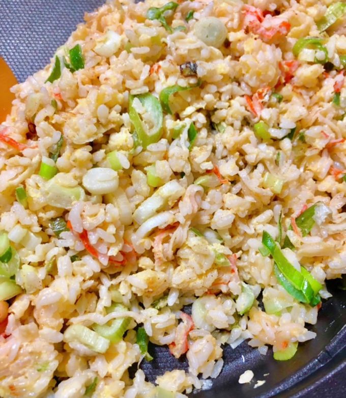 ホットプレートでカニたまチャーハン-レシピのメイン写真