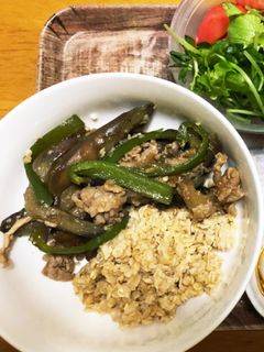 オートミールの肉野菜、醤油麹炒め丼-レシピのメイン写真