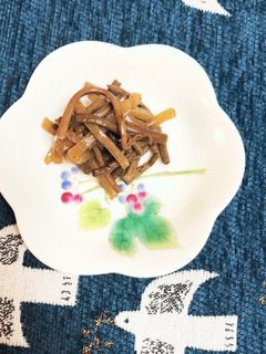材料2つ♫ゼンマイ水煮と蒟蒻の炒め煮-レシピのメイン写真