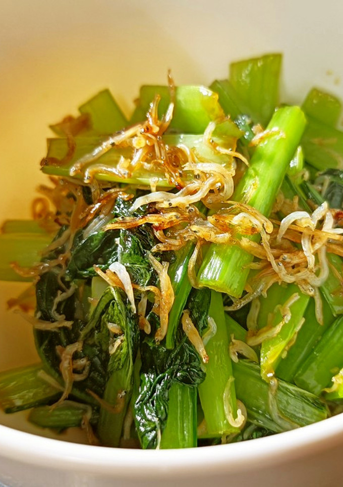 ごま風味香る！しらすと小松菜の麺つゆ炒め-レシピのメイン写真