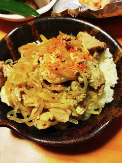 玉ねぎと糸こんにゃくと玉子の豚丼-レシピのメイン写真