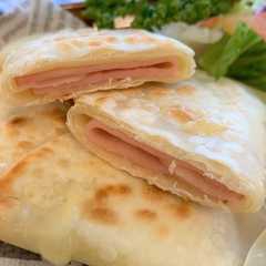 รูปของ 餃子の皮でブリトー風ハムチーズ