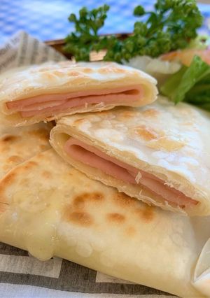 餃子の皮でブリトー風ハムチーズ-レシピのメイン写真