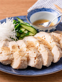 レンジで!にんにくしょうが生塩糀の蒸し鶏-レシピのメイン写真