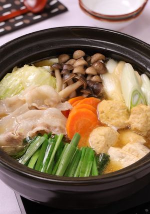 豚ばら肉とキャベツの味噌バターちゃんこ鍋-レシピのメイン写真