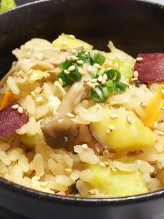 さつまいも と きのこで秋の炊き込みご飯-レシピのメイン写真