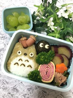 トトロおにぎりまっくろくろすけを添えて-レシピのメイン写真