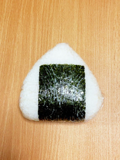 簡単!おにぎりの具☆鮭マヨおにぎり-レシピのメイン写真