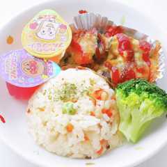 รูปของ 保育園給食エビピラフレシピ