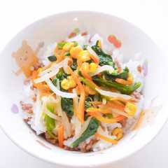 รูปของ 保育園給食ビビンバ　レシピ