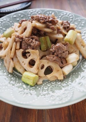 ご飯が進む!簡単!れんこんと牛肉の炒め-レシピのメイン写真
