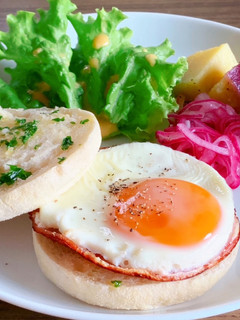 イングリッシュマフィンハムエッグ-レシピのメイン写真
