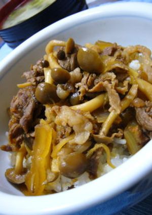 我が家の定番☆しめじ牛丼-レシピのメイン写真