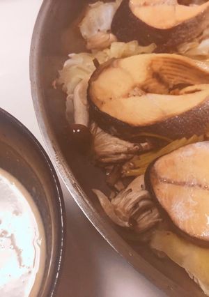 鮭と野菜のフライパン蒸し☆味噌マヨソース-レシピのメイン写真