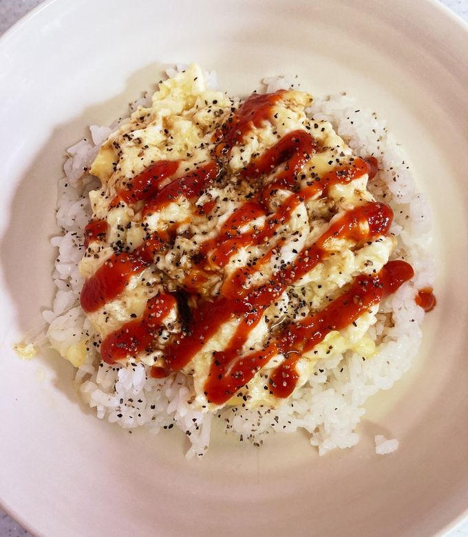 チーズ入り♡とろとろスクランブルエッグ丼 by しなもれもん