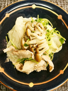 豚バラと豆苗の蒸し焼き-レシピのメイン写真