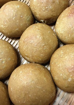 とかち野酵母⭐︎デーツ入りモラセス丸パン-レシピのメイン写真