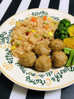 炊飯器で簡単 肉団子とケチャップライス-レシピのメイン写真