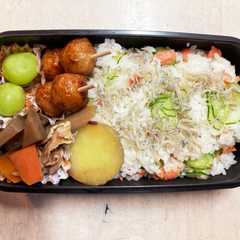 รูปของ 高校生男子　お弁当030929