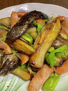 調味料不要・茄子とソーセージの炒め物-レシピのメイン写真