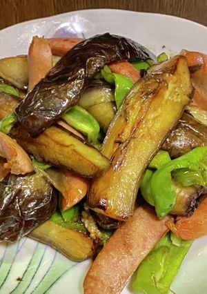 調味料不要・茄子とソーセージの炒め物-レシピのメイン写真