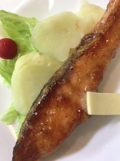 "十勝豚丼のタレ"で鮭のバタームニエル-レシピのメイン写真
