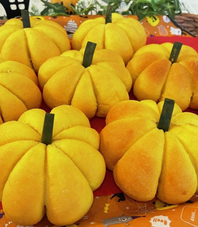 かぼちゃ餡が美味い！そっくりかぼちゃパン by ありんこ食堂