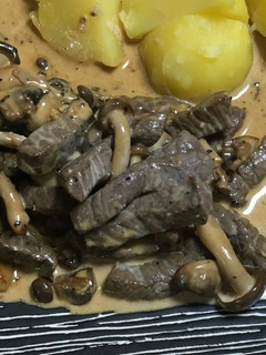 白いビーフストロガノフ-レシピのメイン写真