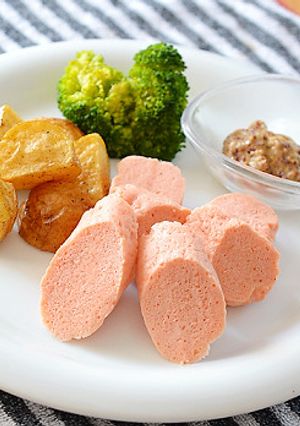 秋鮭でつくるソーセージは優しいピンク色♪-レシピのメイン写真